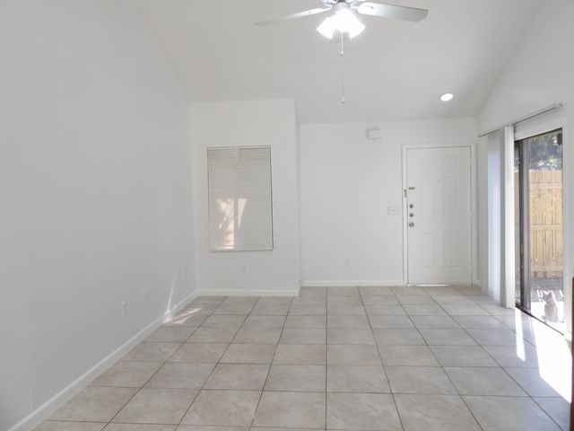 4132 Palm Bay Circle C, West Palm Beach, FL 33406