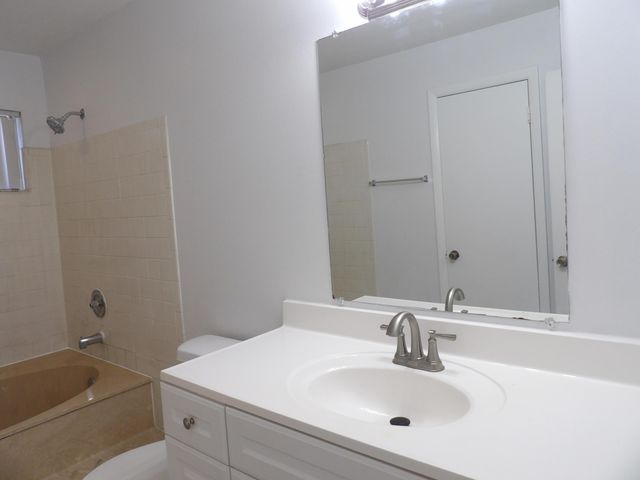 4132 Palm Bay Circle C, West Palm Beach, FL 33406