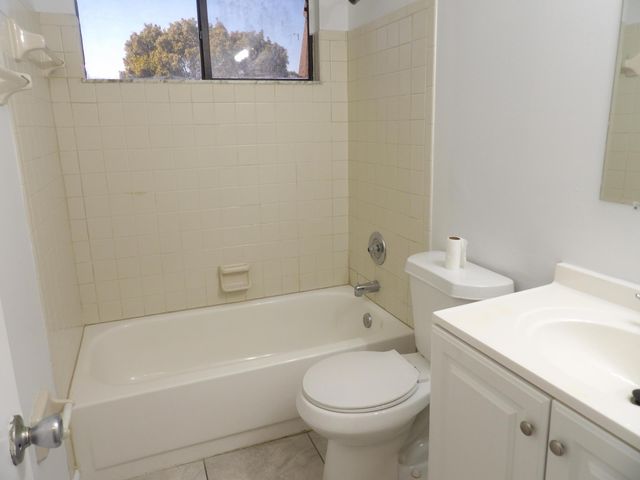 4132 Palm Bay Circle C, West Palm Beach, FL 33406