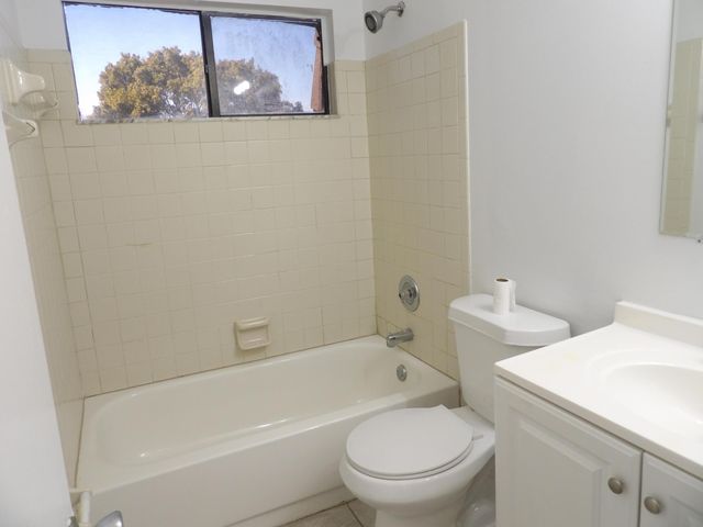 4132 Palm Bay Circle C, West Palm Beach, FL 33406