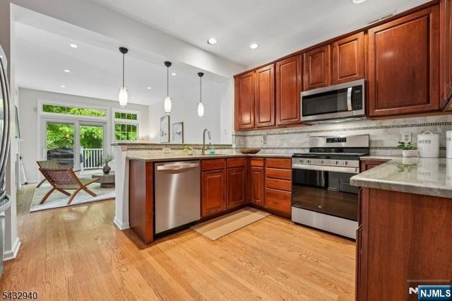 32 Kent Drive C0148, Roseland, NJ 07068