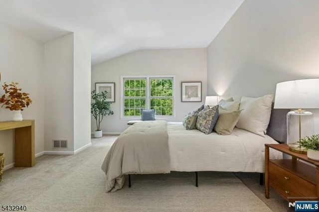 32 Kent Drive C0148, Roseland, NJ 07068