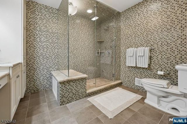 32 Kent Drive C0148, Roseland, NJ 07068