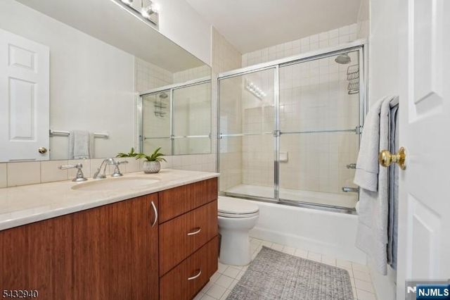 32 Kent Drive C0148, Roseland, NJ 07068