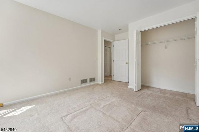 32 Kent Drive C0148, Roseland, NJ 07068