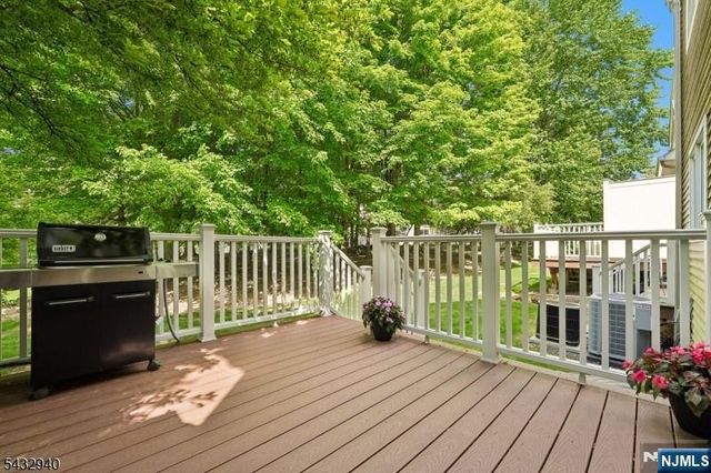 32 Kent Drive C0148, Roseland, NJ 07068