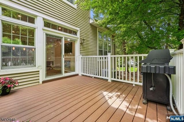 32 Kent Drive C0148, Roseland, NJ 07068