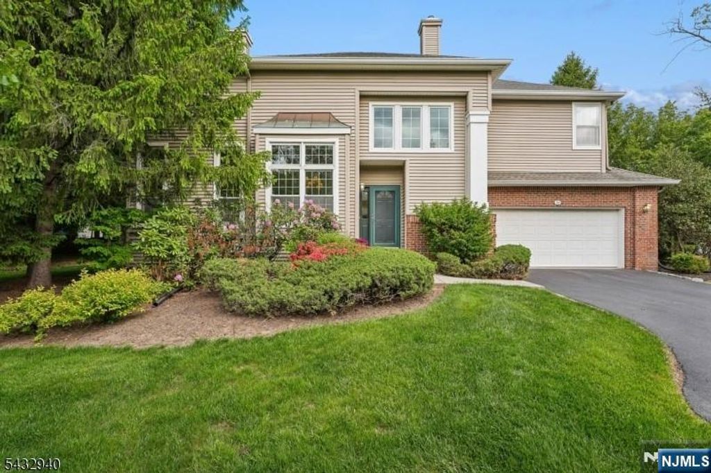 32 Kent Drive C0148, Roseland, NJ 07068