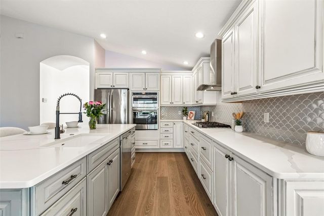 10145 KINGSBRIDGE AVENUE, Tampa, FL 33626