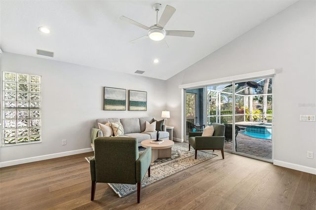 10145 KINGSBRIDGE AVENUE, Tampa, FL 33626