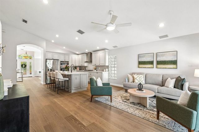 10145 KINGSBRIDGE AVENUE, Tampa, FL 33626