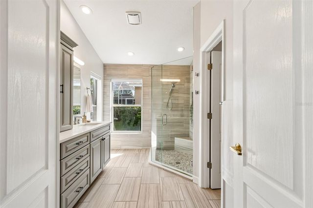 10145 KINGSBRIDGE AVENUE, Tampa, FL 33626