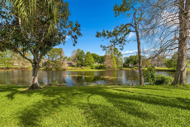 10145 KINGSBRIDGE AVENUE, Tampa, FL 33626