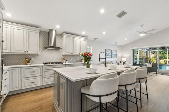 10145 KINGSBRIDGE AVENUE, Tampa, FL 33626