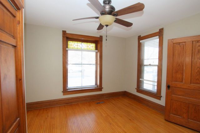 17 W Crystal Lake Avenue 17, Crystal Lake, IL 60014