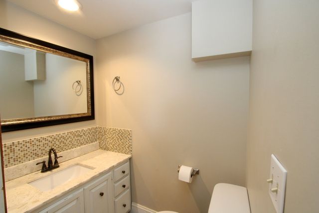 17 W Crystal Lake Avenue 17, Crystal Lake, IL 60014