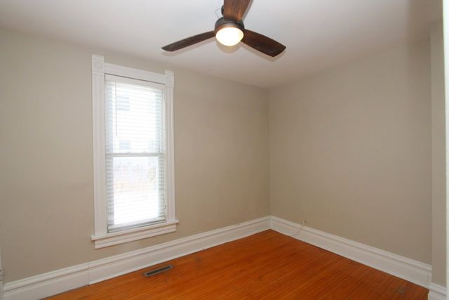 17 W Crystal Lake Avenue 17, Crystal Lake, IL 60014