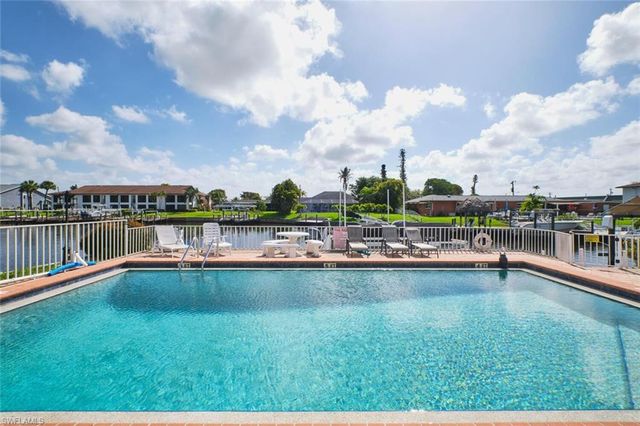 4707 SE 5th AVE 102, Cape Coral, FL 33904