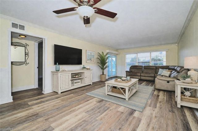 4707 SE 5th AVE 102, Cape Coral, FL 33904