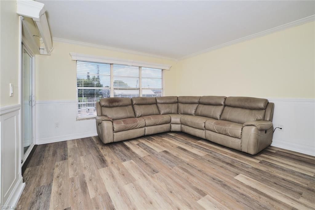 Image 11 of property listing at 4707 SE 5th AVE 102, Cape Coral, FL 33904