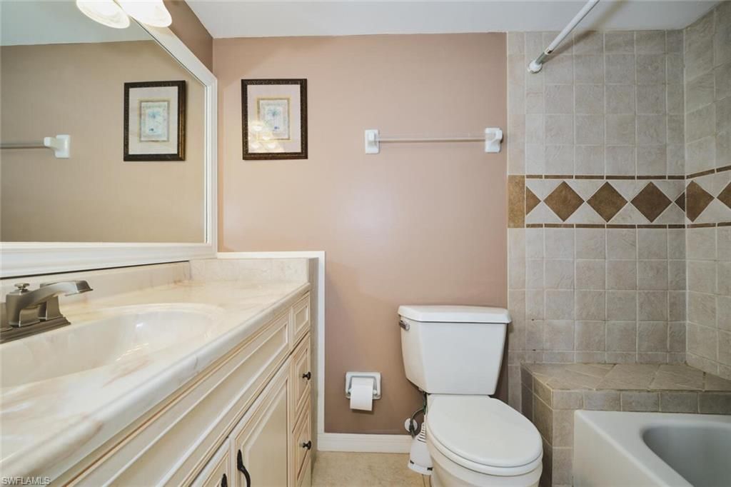 Image 22 of property listing at 4707 SE 5th AVE 102, Cape Coral, FL 33904