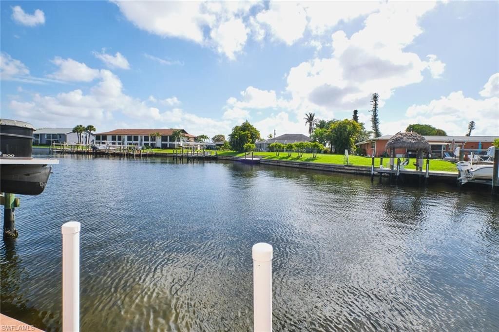 Image 3 of property listing at 4707 SE 5th AVE 102, Cape Coral, FL 33904