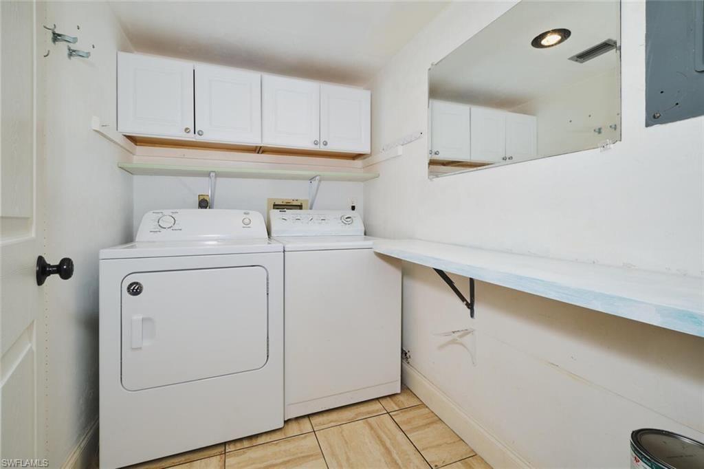 Image 32 of property listing at 4707 SE 5th AVE 102, Cape Coral, FL 33904