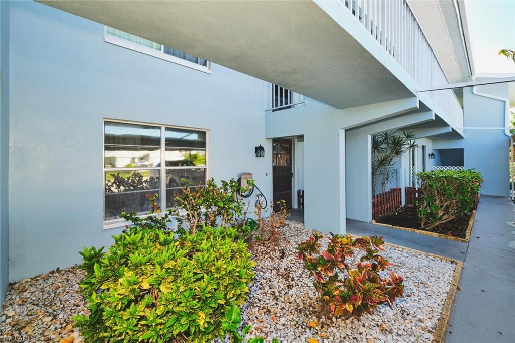 Image 35 of property listing at 4707 SE 5th AVE 102, Cape Coral, FL 33904