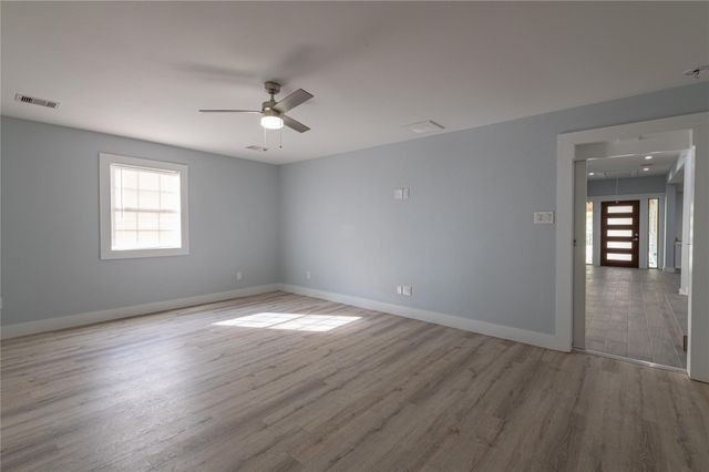 7610 Harlem Street, Baytown, TX 77521