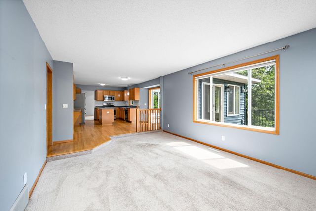 550 Hawthorne Woods Drive, Eagan, MN 55123