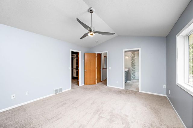 550 Hawthorne Woods Drive, Eagan, MN 55123