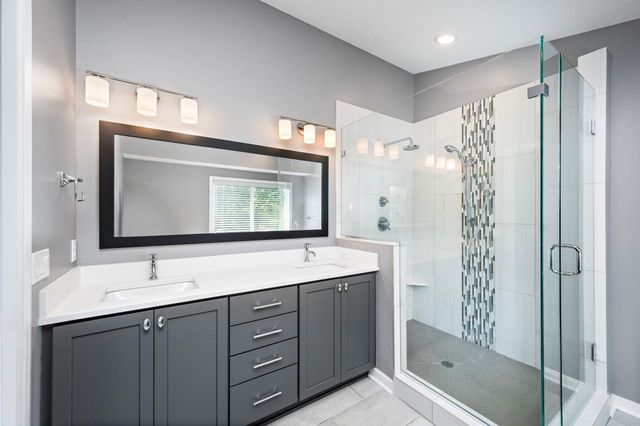 550 Hawthorne Woods Drive, Eagan, MN 55123