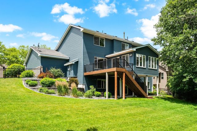550 Hawthorne Woods Drive, Eagan, MN 55123