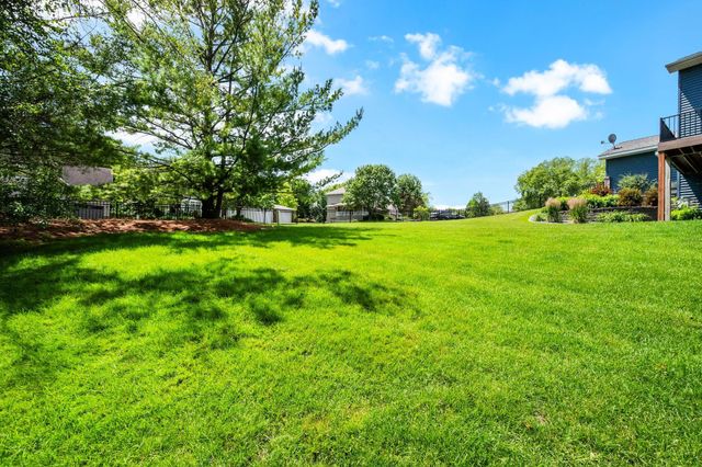 550 Hawthorne Woods Drive, Eagan, MN 55123