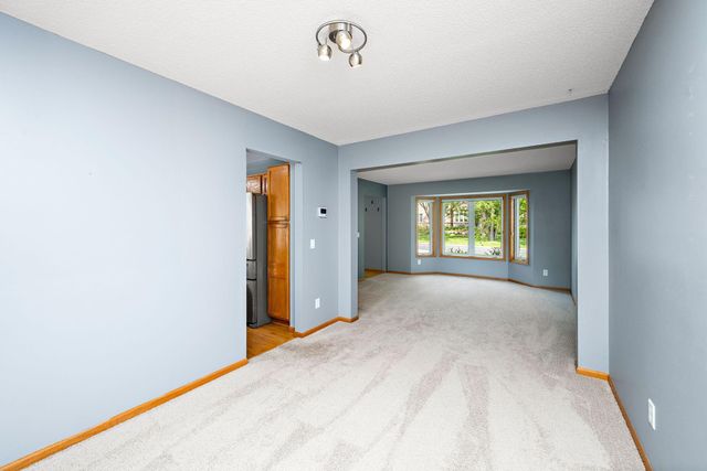 550 Hawthorne Woods Drive, Eagan, MN 55123