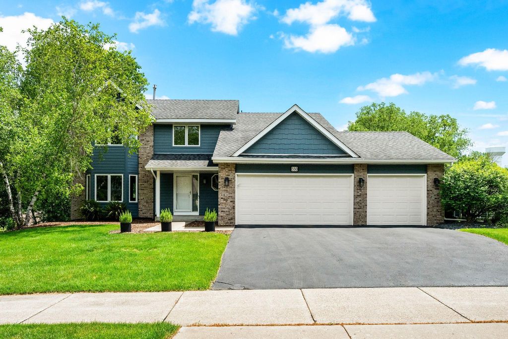 550 Hawthorne Woods Drive, Eagan, MN 55123