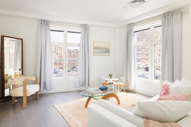 69 Walnut St 4, Brookline, MA 02445