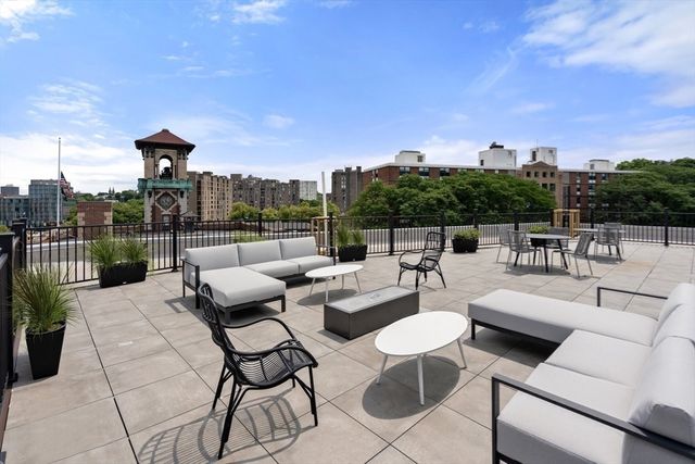 69 Walnut St 4, Brookline, MA 02445