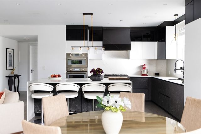 69 Walnut St 4, Brookline, MA 02445