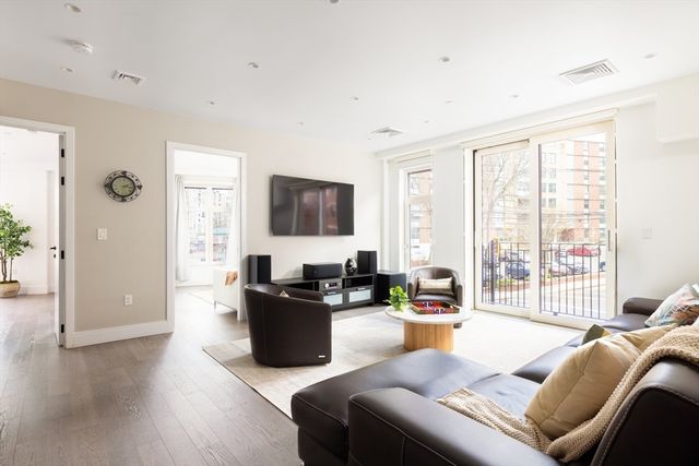 69 Walnut St 4, Brookline, MA 02445