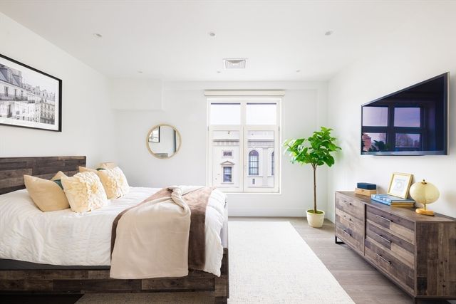 69 Walnut St 4, Brookline, MA 02445