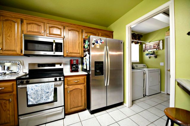 1208 Redbud Dr, Mena, AR 71953