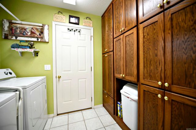 1208 Redbud Dr, Mena, AR 71953