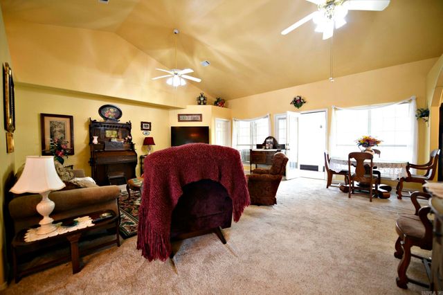 1208 Redbud Dr, Mena, AR 71953