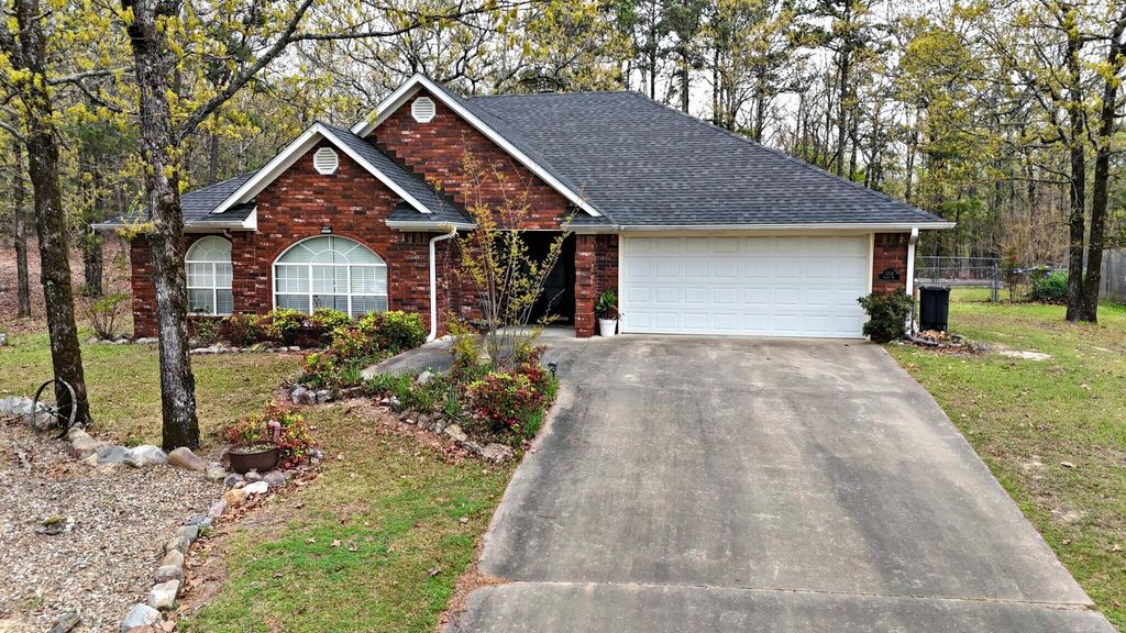 1208 Redbud Dr, Mena, AR 71953
