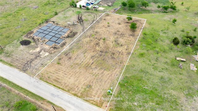 520 Engelke RD, Niederwald, TX 78640