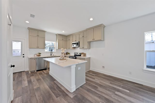 175 Harris Harbor Road, East Tawakoni, TX 75472