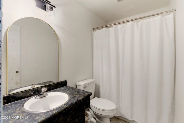 9 Camelot Court, Manalapan, NJ 07726