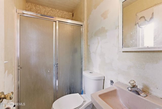 9 Camelot Court, Manalapan, NJ 07726