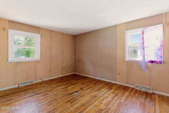 9 Camelot Court, Manalapan, NJ 07726